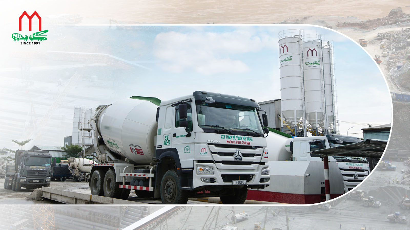 Bê tông tươi được sản xuất tại trạm trộn và vận chuyển đến công trường bằng xe chuyên dụng